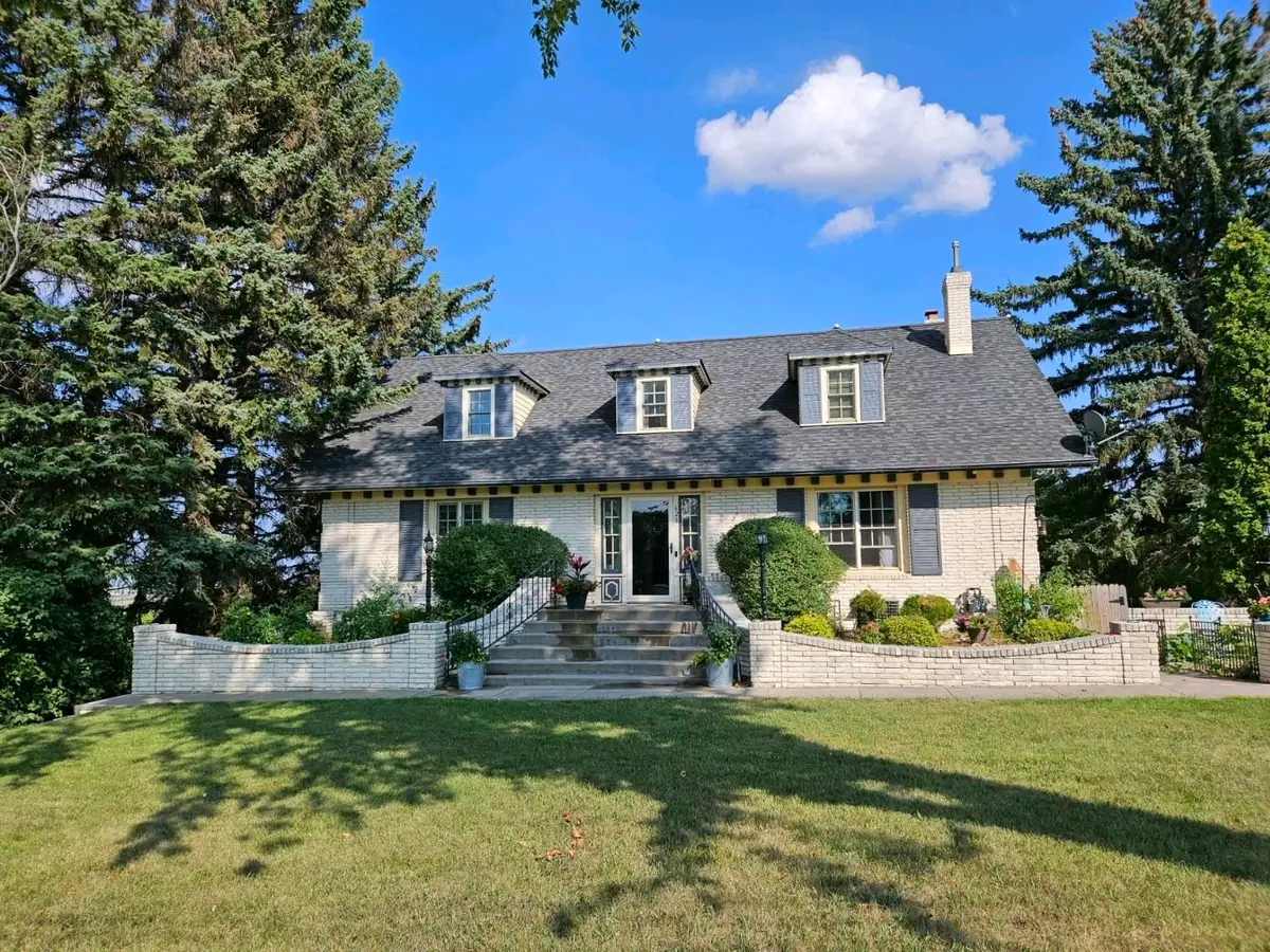 629 3rd St SE, Minot, ND 58701 - #1