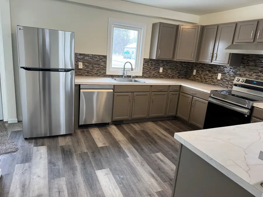 200 18th St NW, Minot, ND 58703 - #2