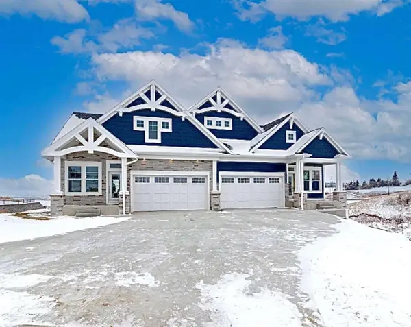 805 28th ST NW, Minot, ND 58703