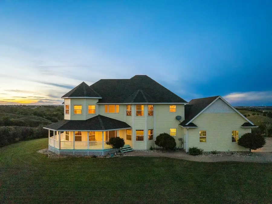 3325 43RD AVE SE, Minot, ND 58701 - #3