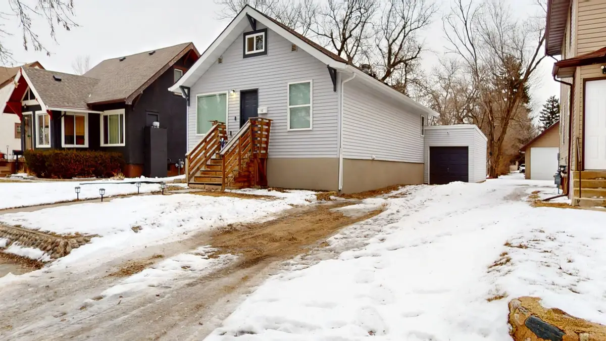 712 5th St NE, Minot, ND 58703 - #1