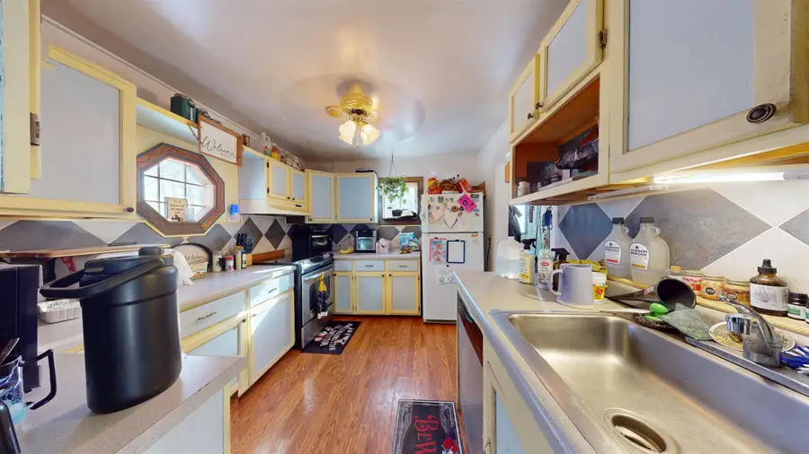 25 1st St SW, Sawyer, ND 58781 - #3