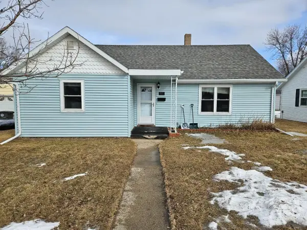 511 3rd St. SE, Rugby, ND 58368