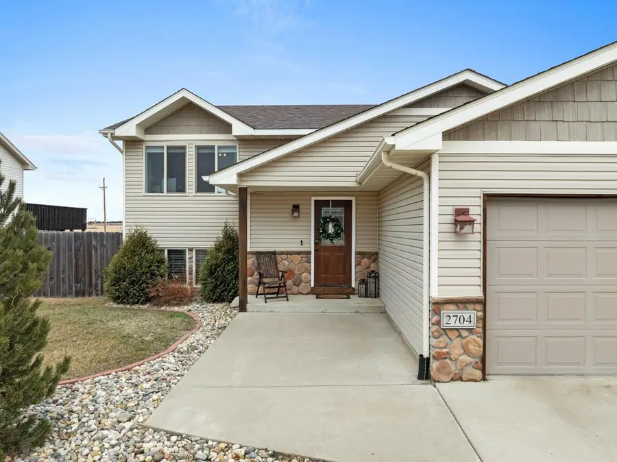 2704 Heritage Dr, Minot, ND 58703 - #3