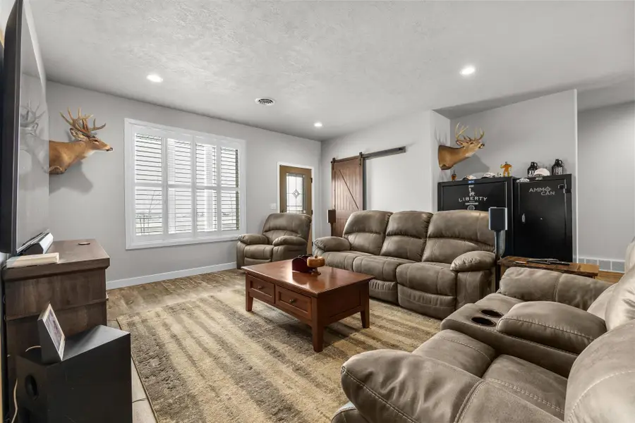 186 Mulberry Loop NE, Minot, ND 58703 - #3