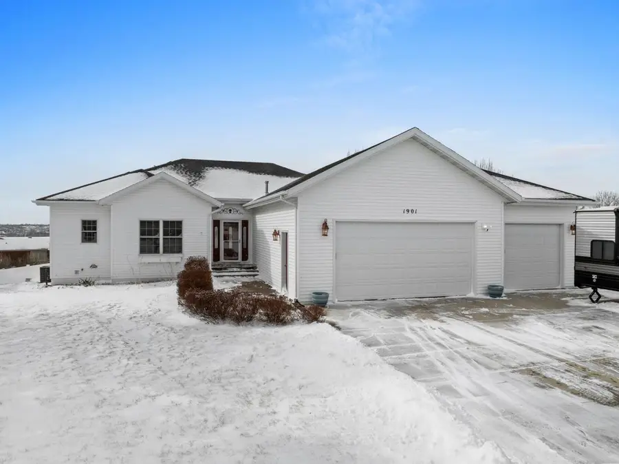1901 14th St NW, Minot, ND 58703 - #2