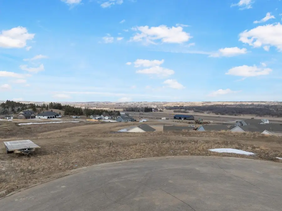 20 Ridgeview Ct., Burlington, ND 58722 - #2