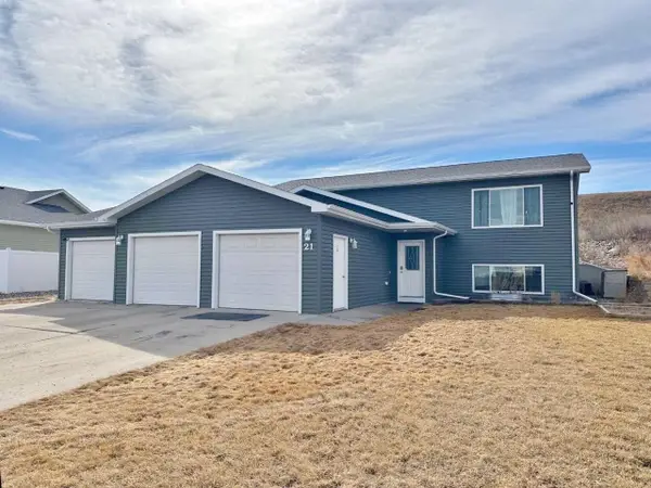 21 Roberts St, Burlington, ND 58722-0000