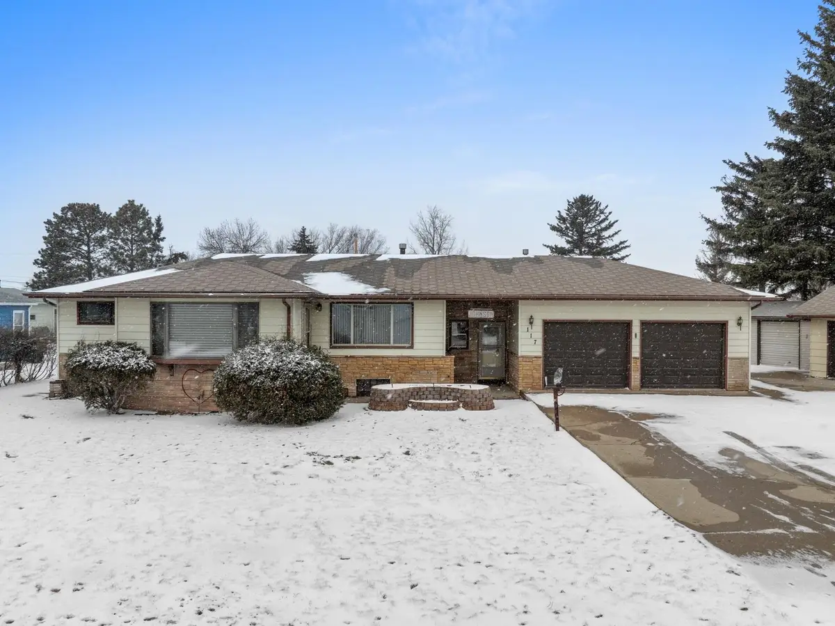 117 35TH AVE SE, Minot, ND 58701 - #1