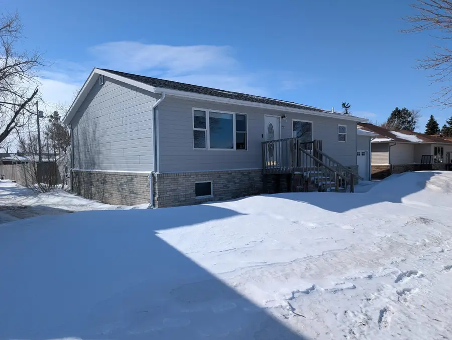 203 W 12th St, Bottineau, ND 58318 - #2