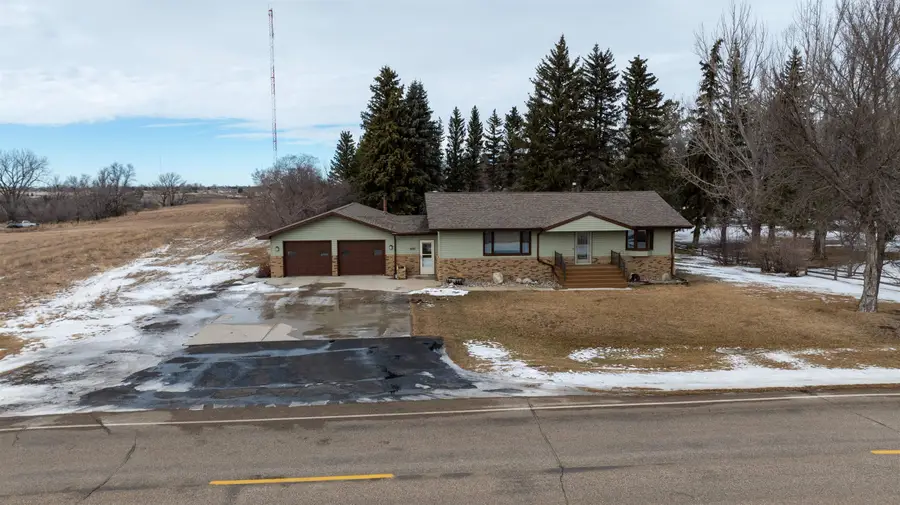 500 54TH AVE SW, Minot, ND 58701 - #2