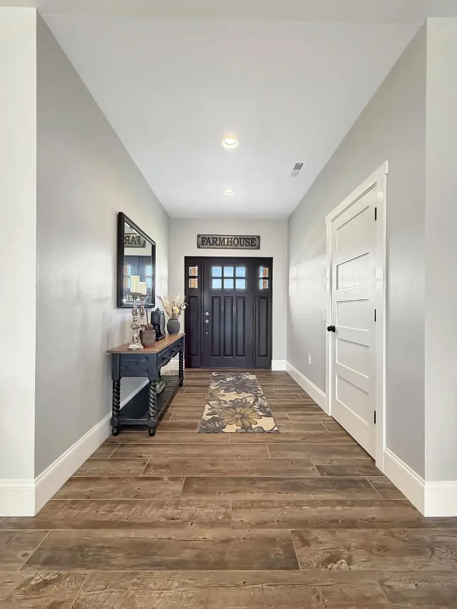 3315 Buckskin Dr. NE, Minot, ND 58703 - #3