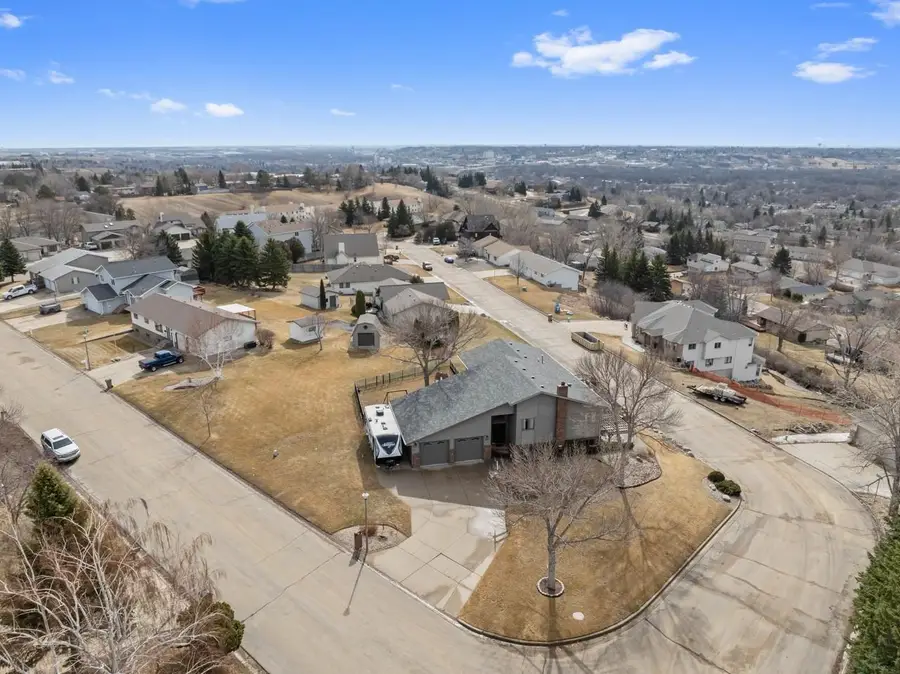 1425 18th Ave. NW, Minot, ND 58703 - #2