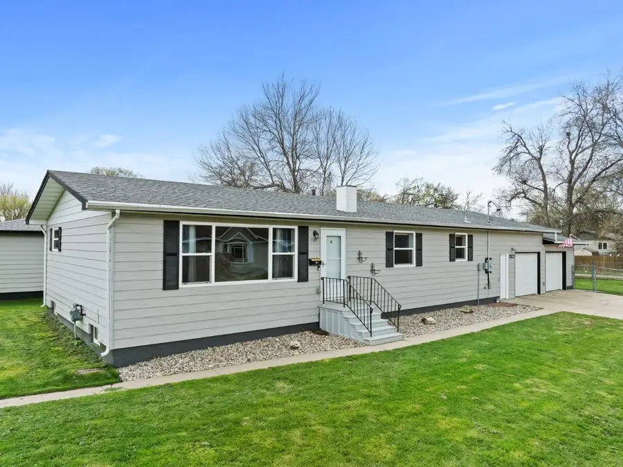 1105 6th Ave NW, Minot, ND 58703 - #2