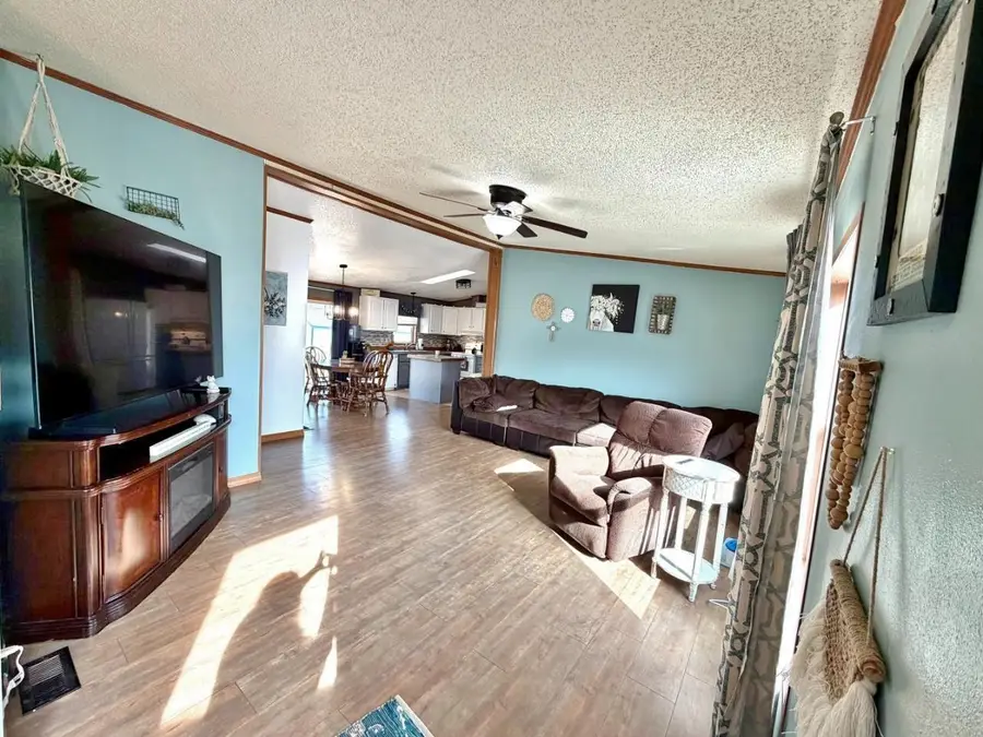 800 31st Ave SE, Minot, ND 58701 - #3