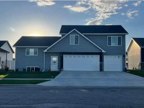 49 Mulberry Loop NE, Minot, ND 58703