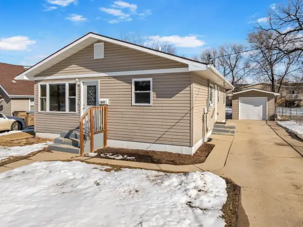 615 18th St SE, Minot, ND 58701