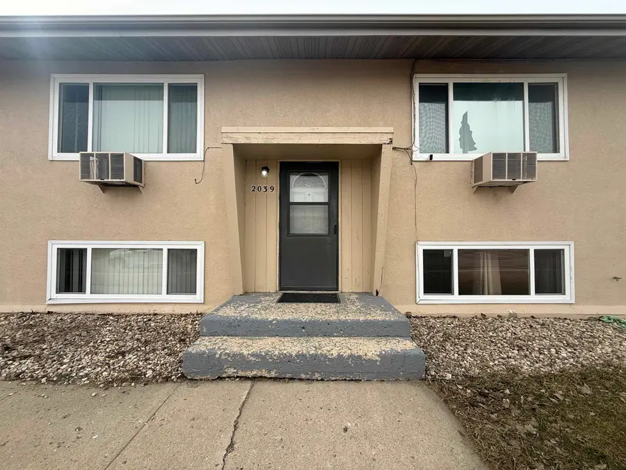 2039 5th St NW, Minot, ND 58703 - #2