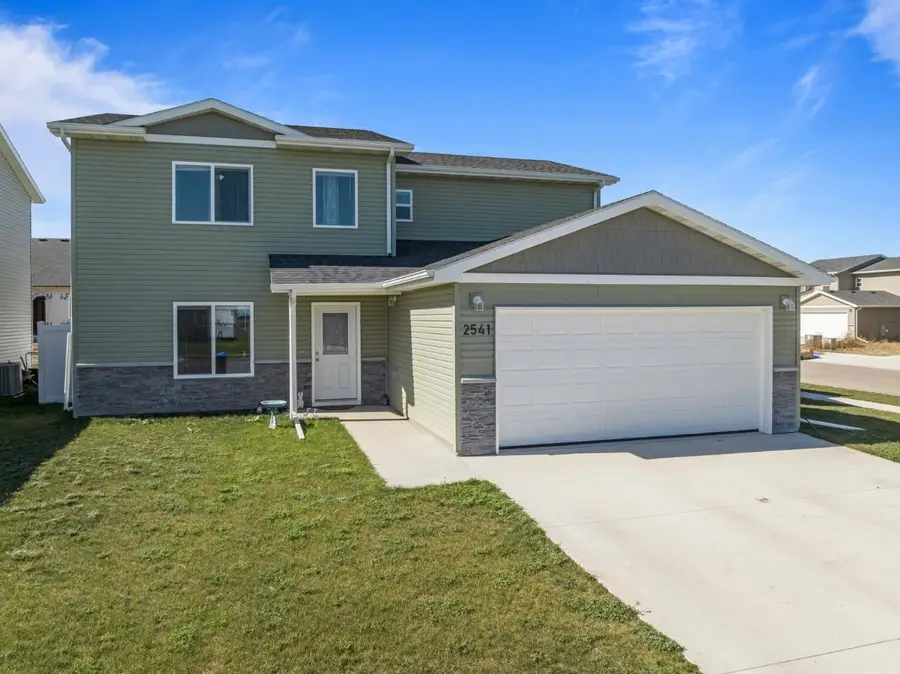 2541 Ivory ST, Minot, ND 58703 - #2