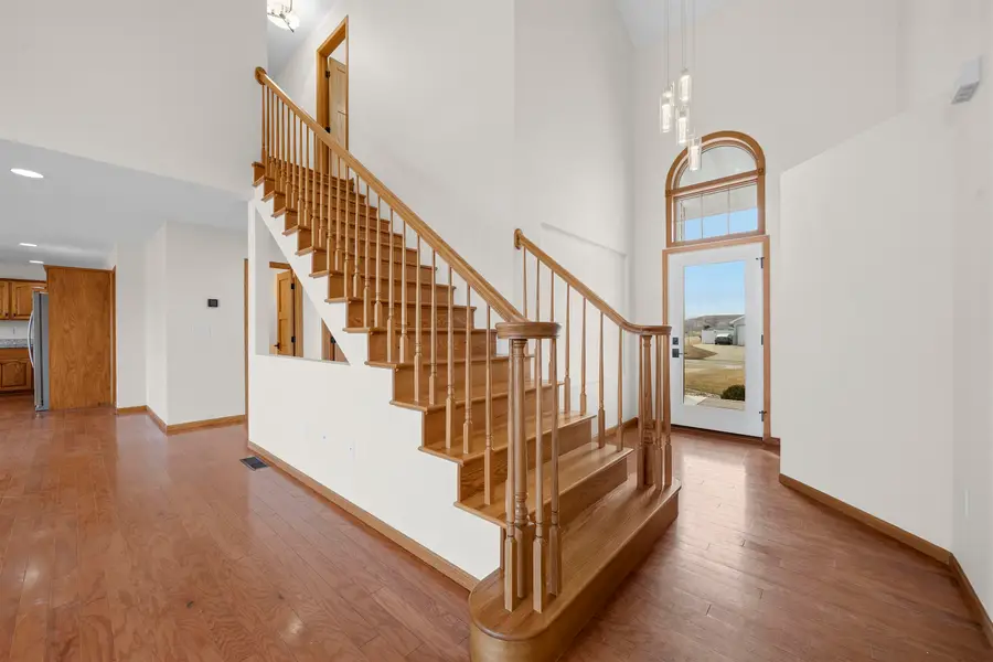 1005 15th Ave SE, Minot, ND 58701 - #3