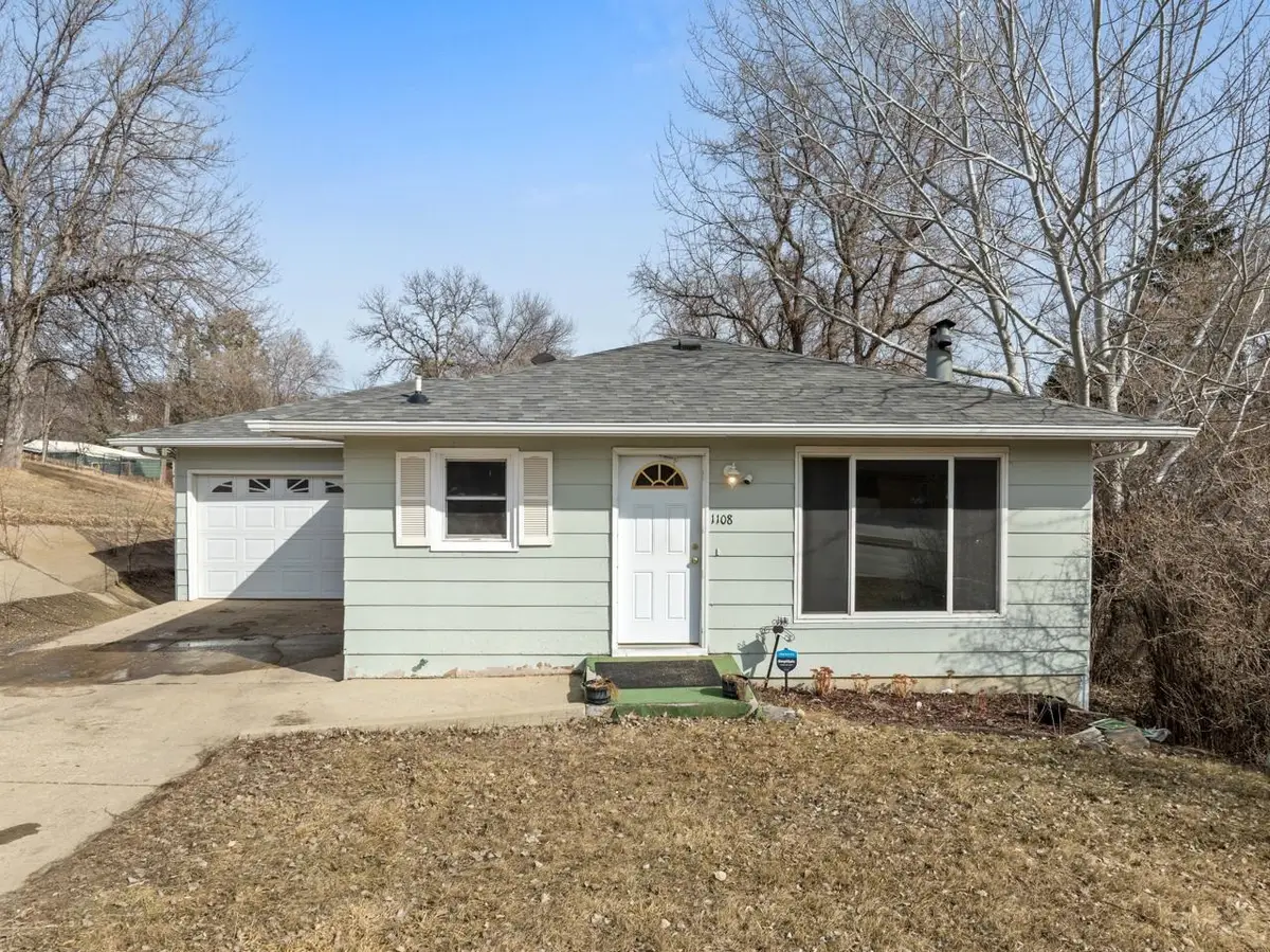 1108 16th St NW, Minot, ND 58703 - #1