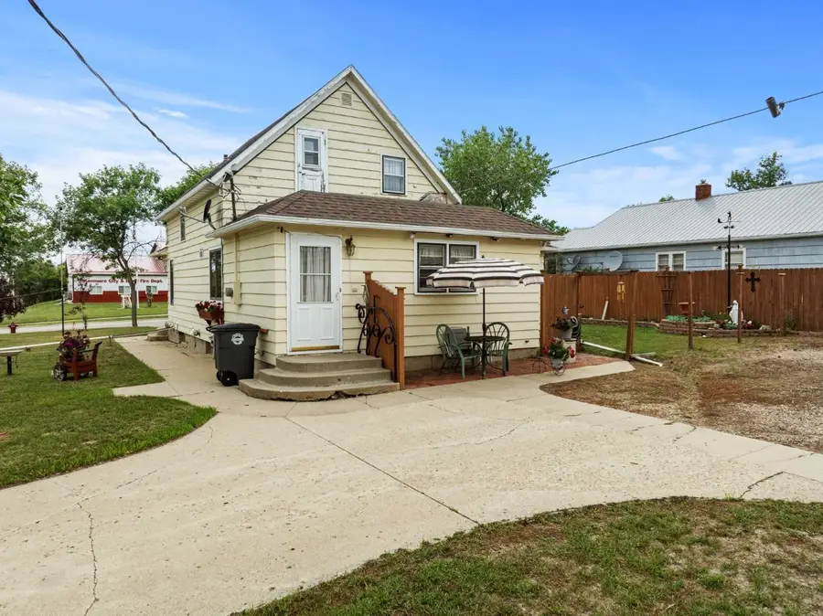 602 Central Ave N, Kenmare, ND 58746 - #2