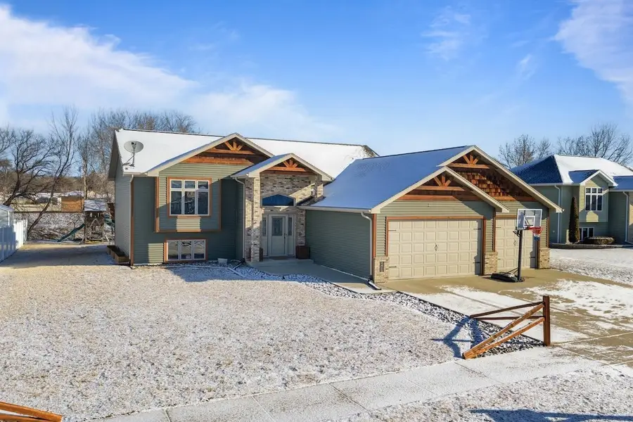 2412 4th Ave. SW, Minot, ND 58701 - #2