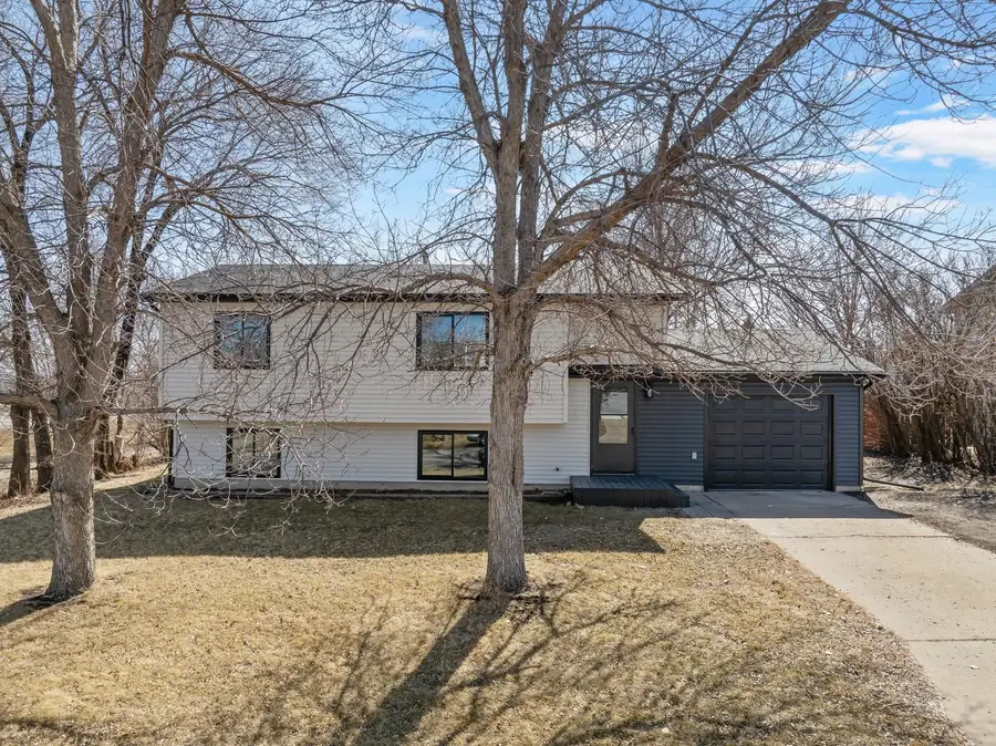 2 Durango Dr, Burlington, ND 58722 - #2