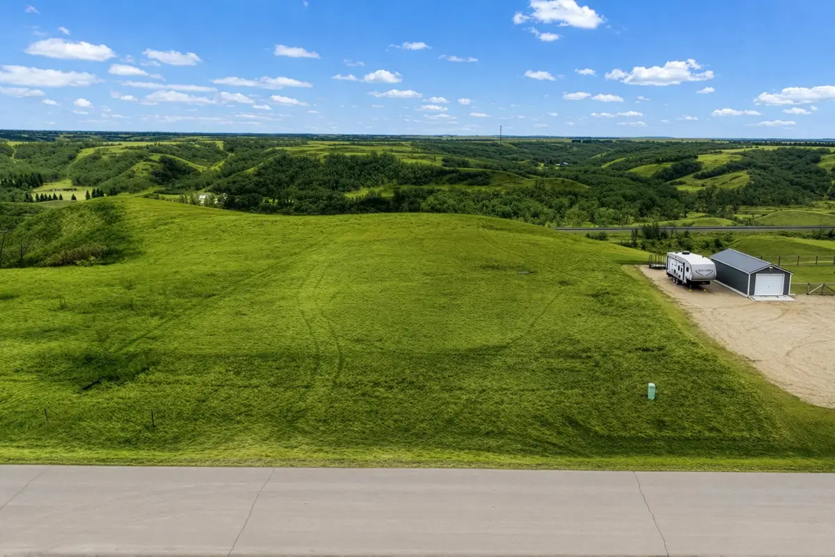 3808 Grayson Dr, Burlington, ND 58722 - #1