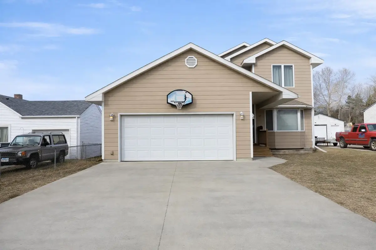 503 22nd st NW, Minot, ND 58703 - #1