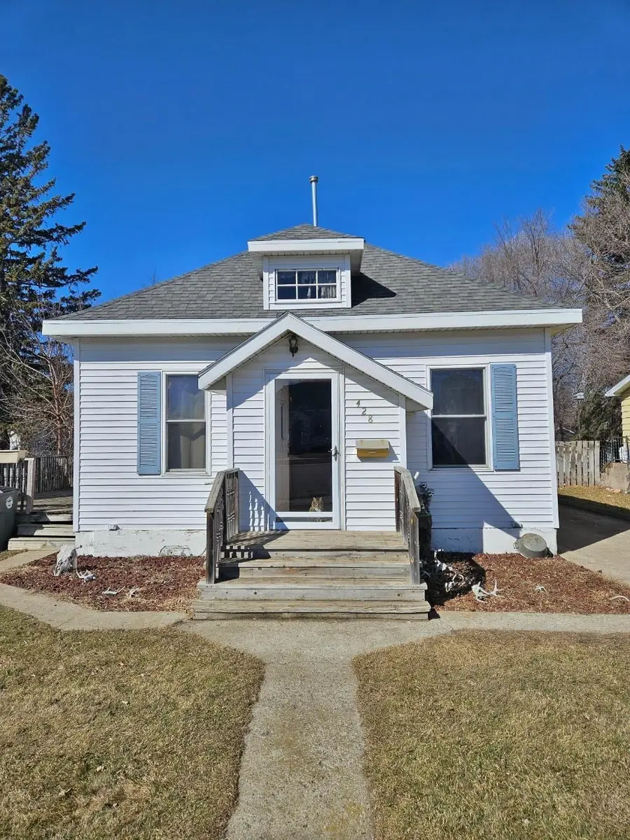 428 S Main Ave, Rugby, ND 58368 - #2