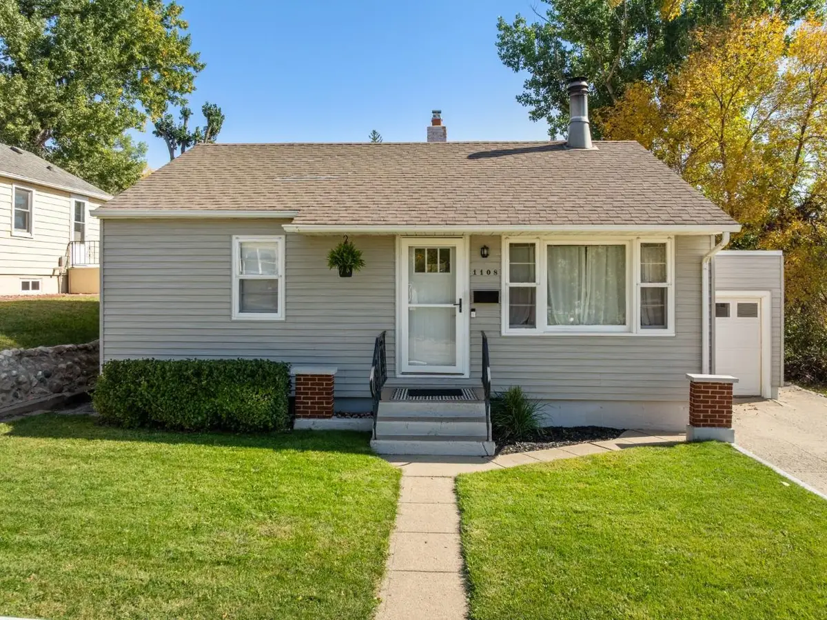 1108 11th ST NW, Minot, ND 58703 - #1