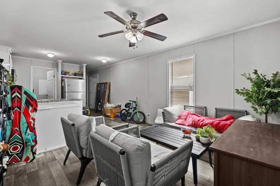 405 SE 31st Ave SE, Minot, ND 58701 - #2