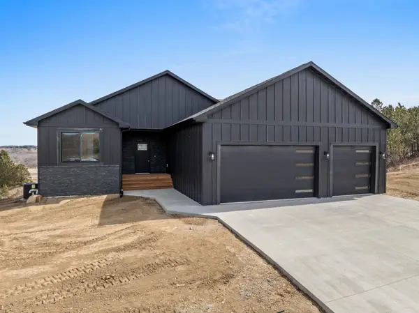 16 RIDGEVIEW CT, Burlington, ND 58722