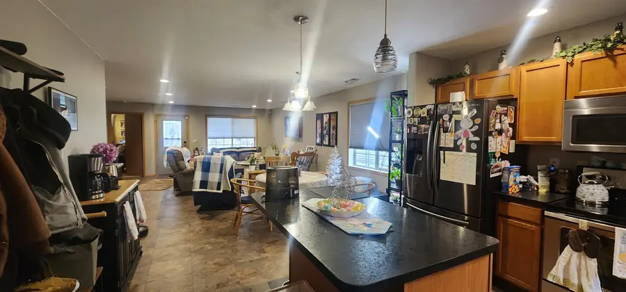 1404 5th Ave SE, Minot, ND 58701 - #2