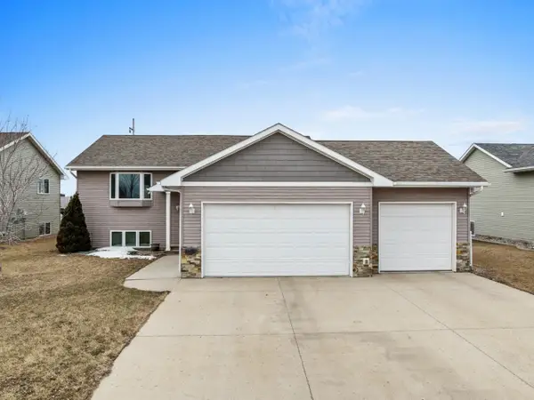 2844 Grey Eagle Pass, Minot, ND 58703