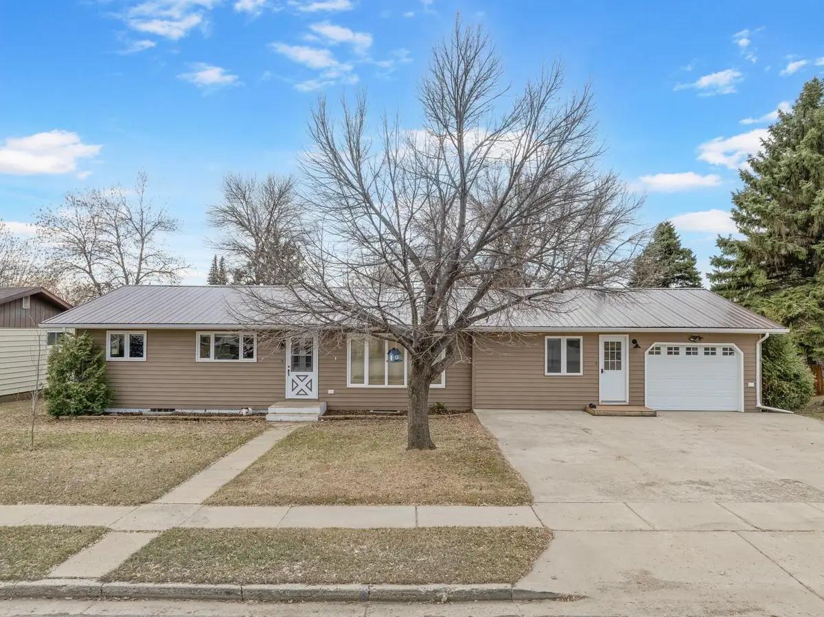 225 5th St NW, Tioga, ND 58852 - #1