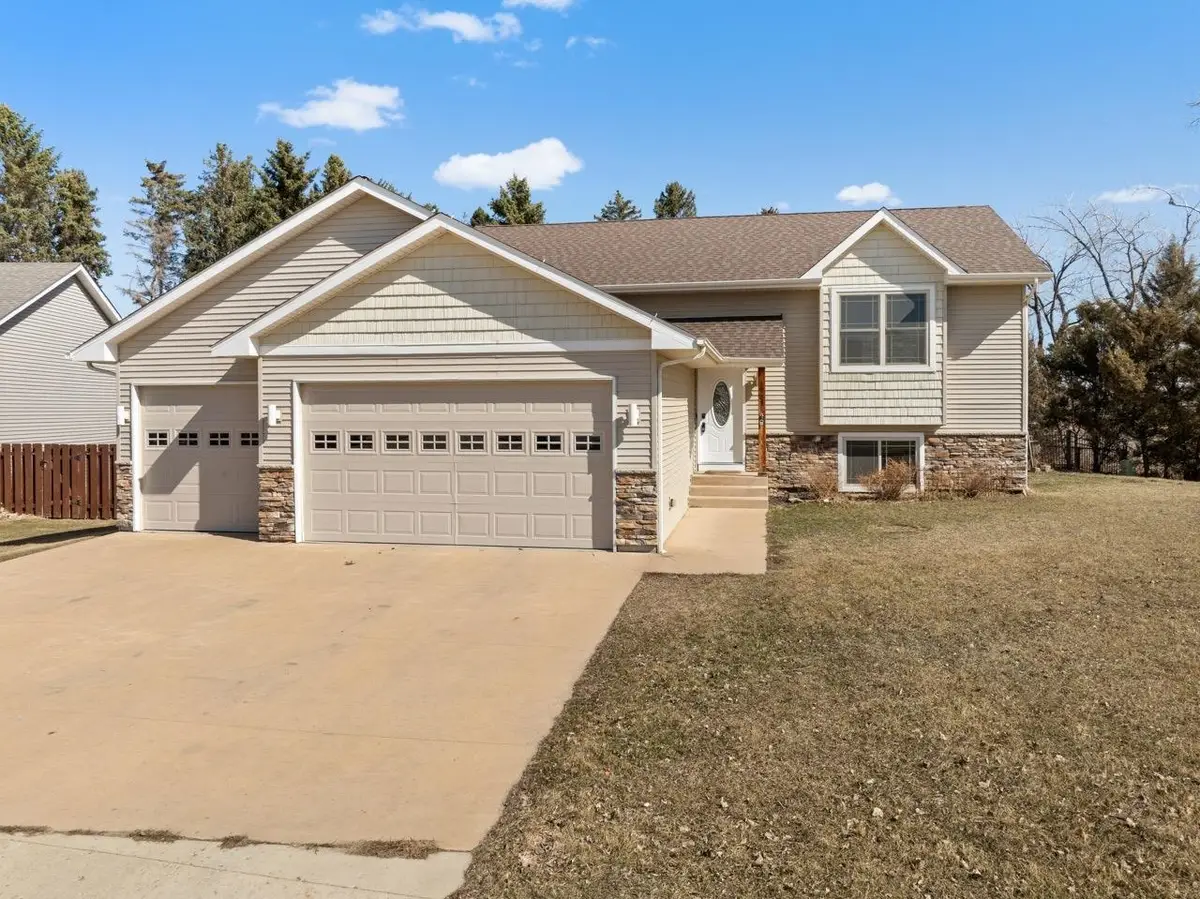 1925 26th St SW, Minot, ND 58701 - #1