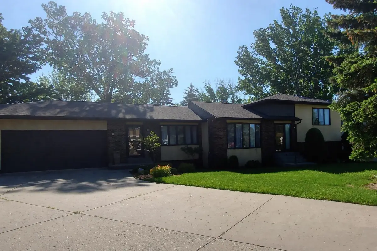 6 Ruyak Point, Minot, ND 58703 - #1