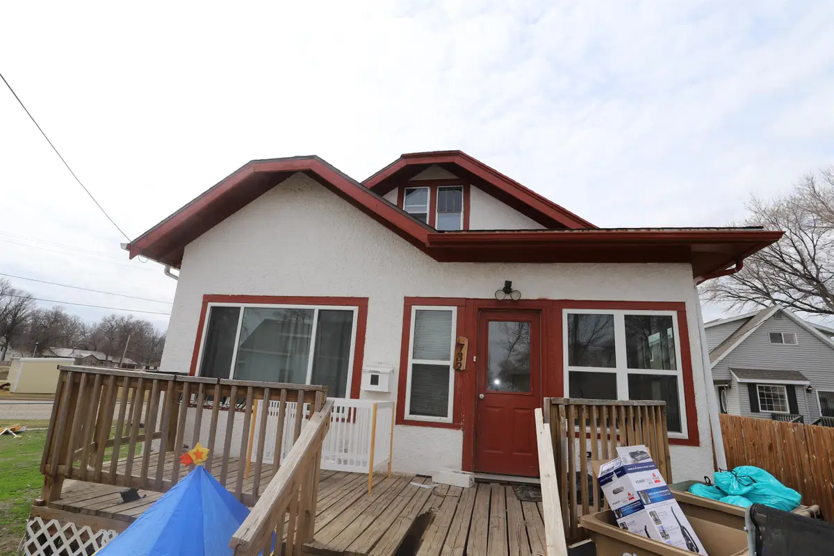 732 Lincoln Ave NW, Minot, ND 58703 - #1