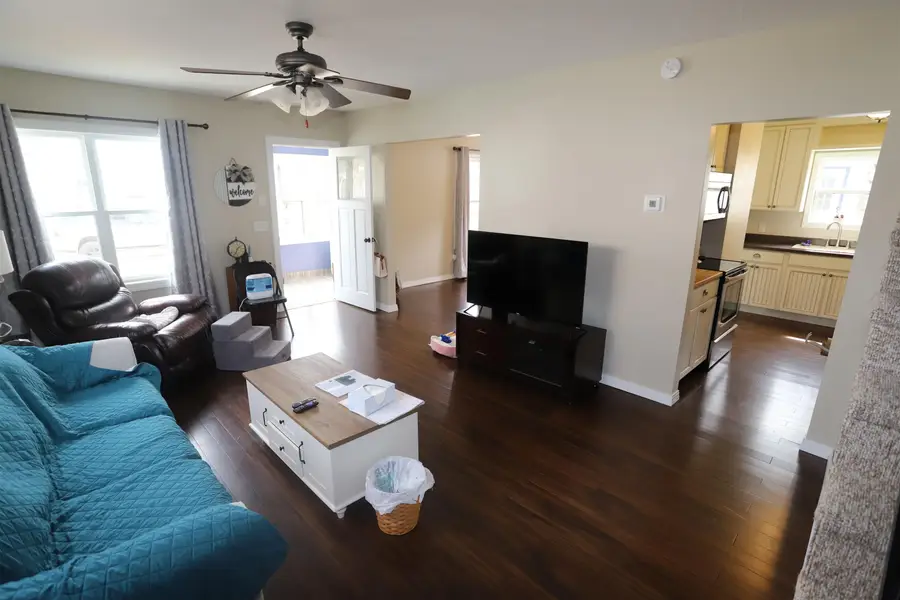 711 10th ST NW, Minot, ND 58703 - #3