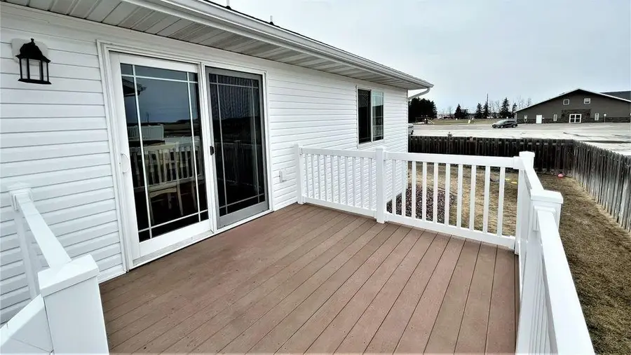 1805 28th St NW, Minot, ND 58703 - #2