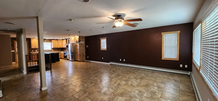 310 20th St NW, Minot, ND 58703 - #2