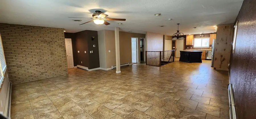 310 20th St NW, Minot, ND 58703 - #3