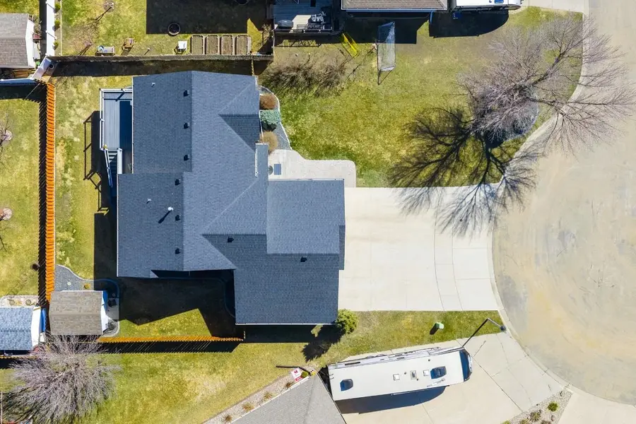 809 15th AVE SE, Minot, ND 58701 - #3