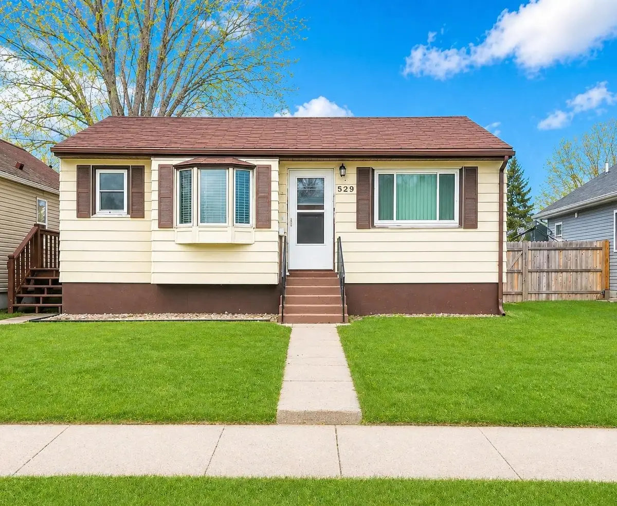 529 NE 12th Street, Minot, ND 58703 - #1