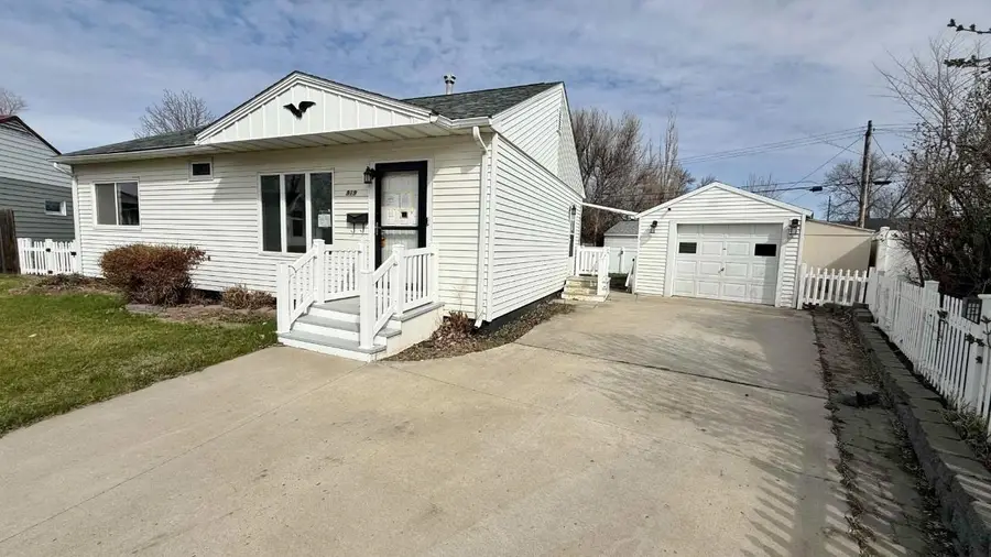 919 13th Ave. W, Williston, ND 58801-4620 - #2