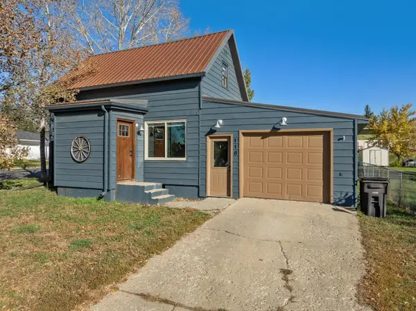 118 4th St, Tioga, ND 58852