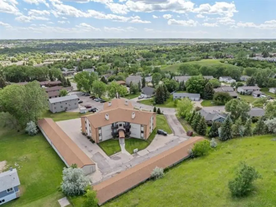 1602 Terrace Drive, Minot, ND 58703 - #3
