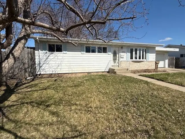 1948 3rd St NW, Minot, ND 58703 - #1